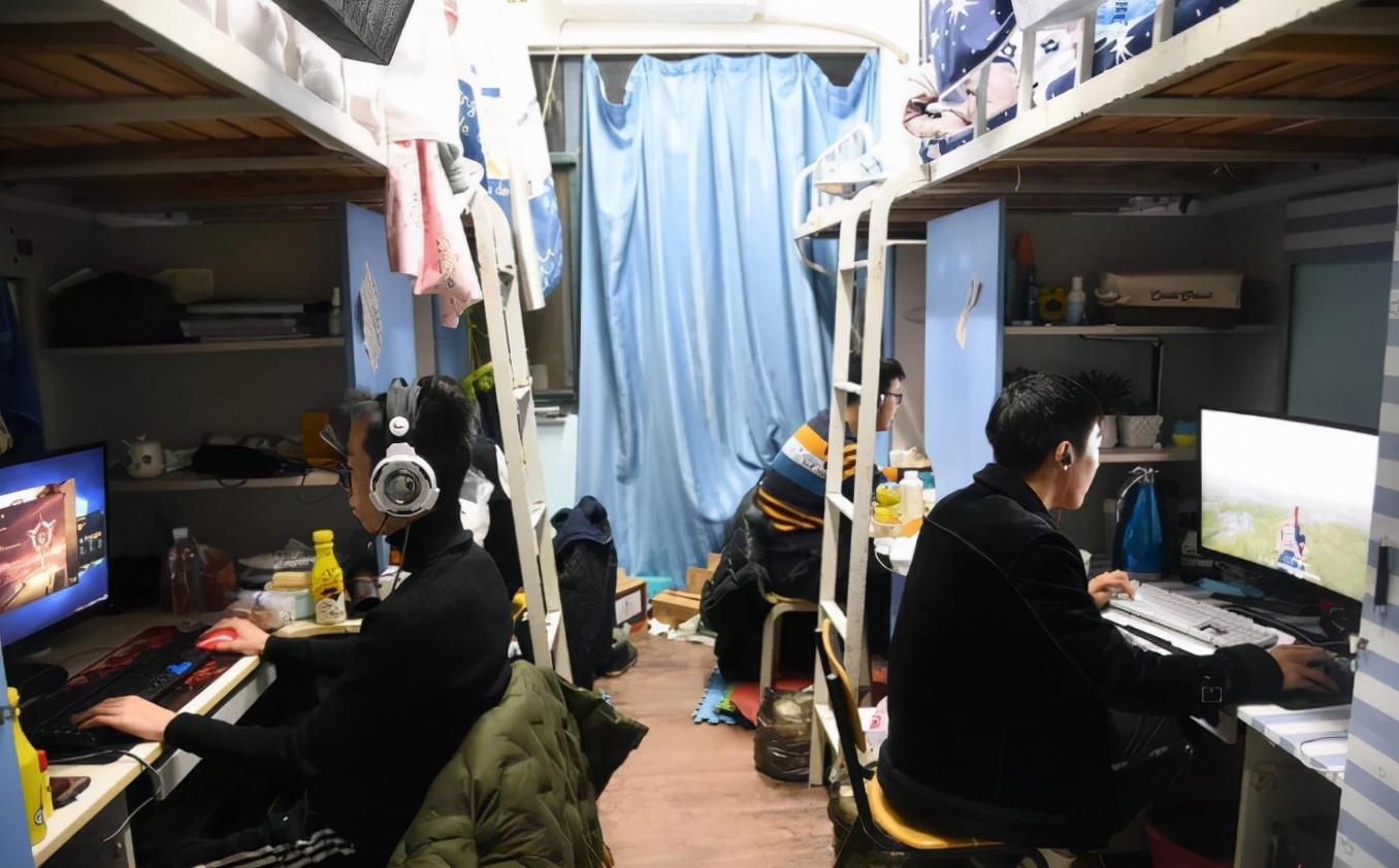 大学为什么要远离宿舍（为何会劝告大学生要远离宿舍）