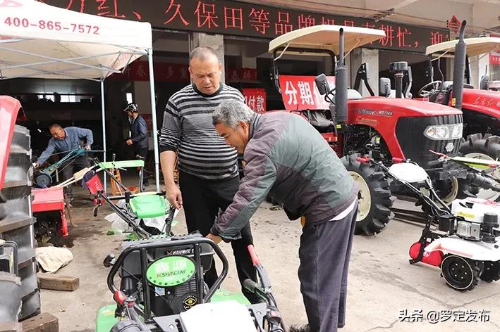 罗定：春耕时节，掀起购买农机热