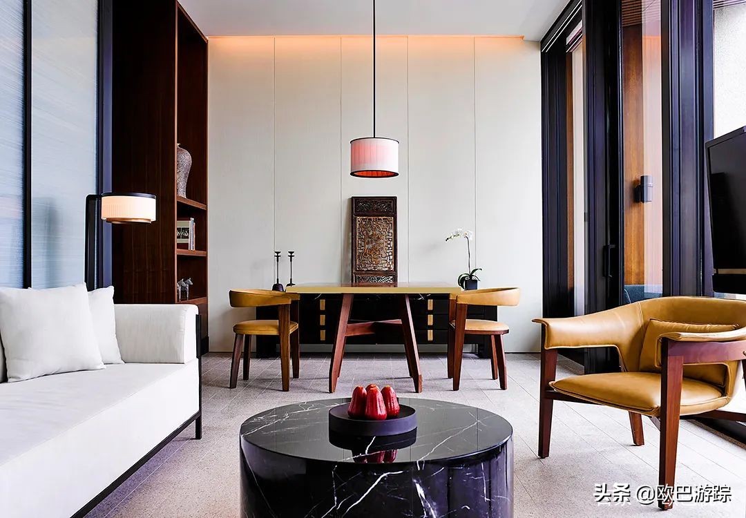 厦门这家奢牌酒店，毗邻繁华，却又遁于静谧迷人的港湾