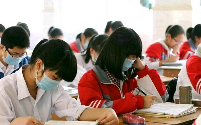 高考不能“复读”已成定局？官方做出回应，家长们表示喜忧参半