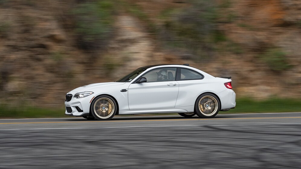 2021款宝马m2 cs手动版:三个踏板的版本让运动更有型也更纯粹