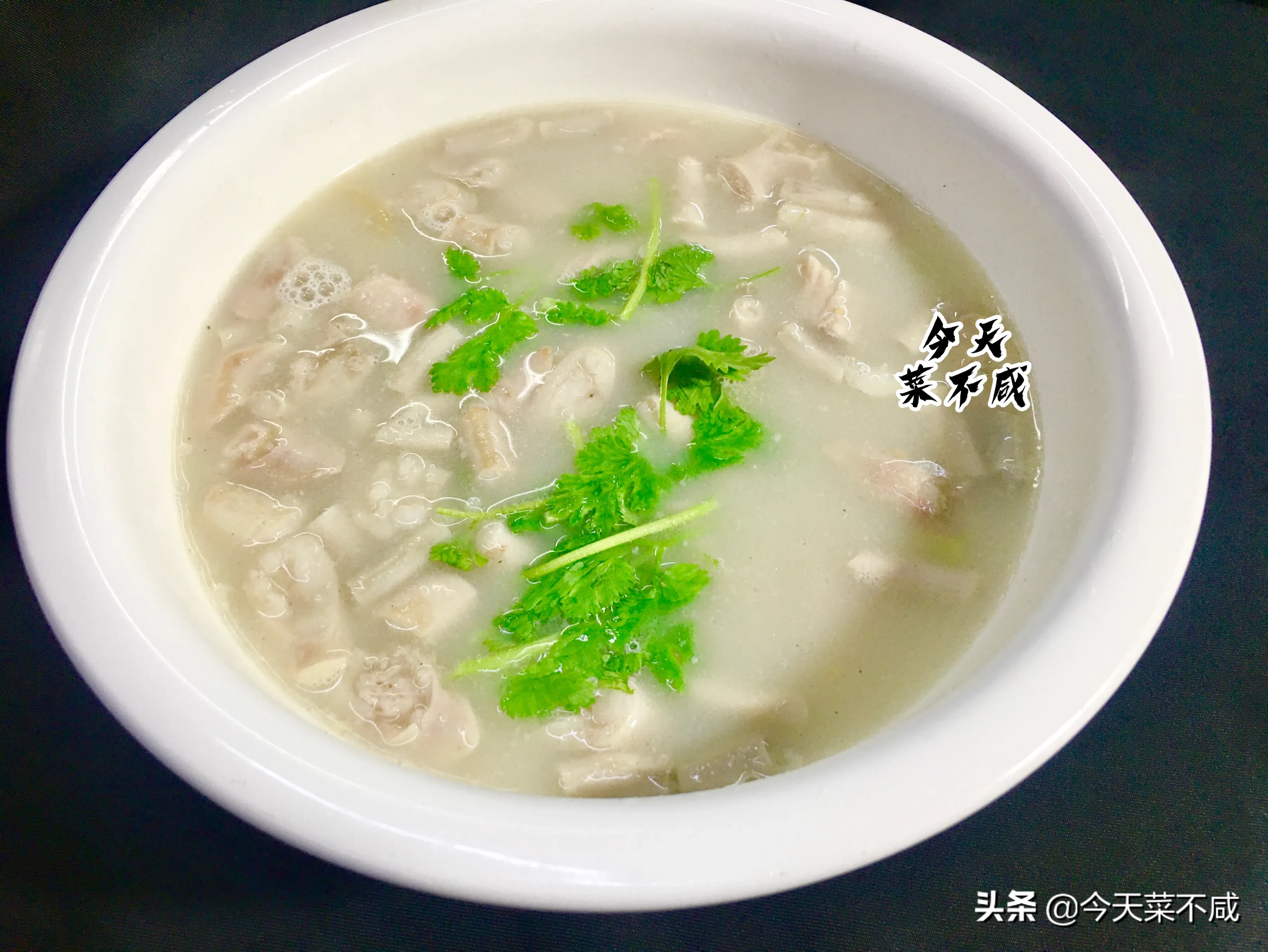 需要食材:熟羊腸子(小腸,肥腸,羊拐子,苦腸)350克,大蔥1段,姜1塊需要