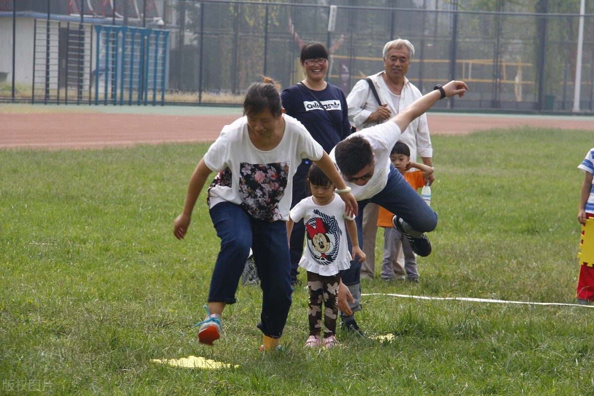 精选幼儿园亲子趣味运动会活动方案7篇，附亲子活动