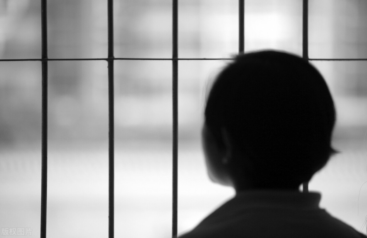 某高校教室不雅视频曝光，遭全网疯传：纵欲的人生，到底有多可怕