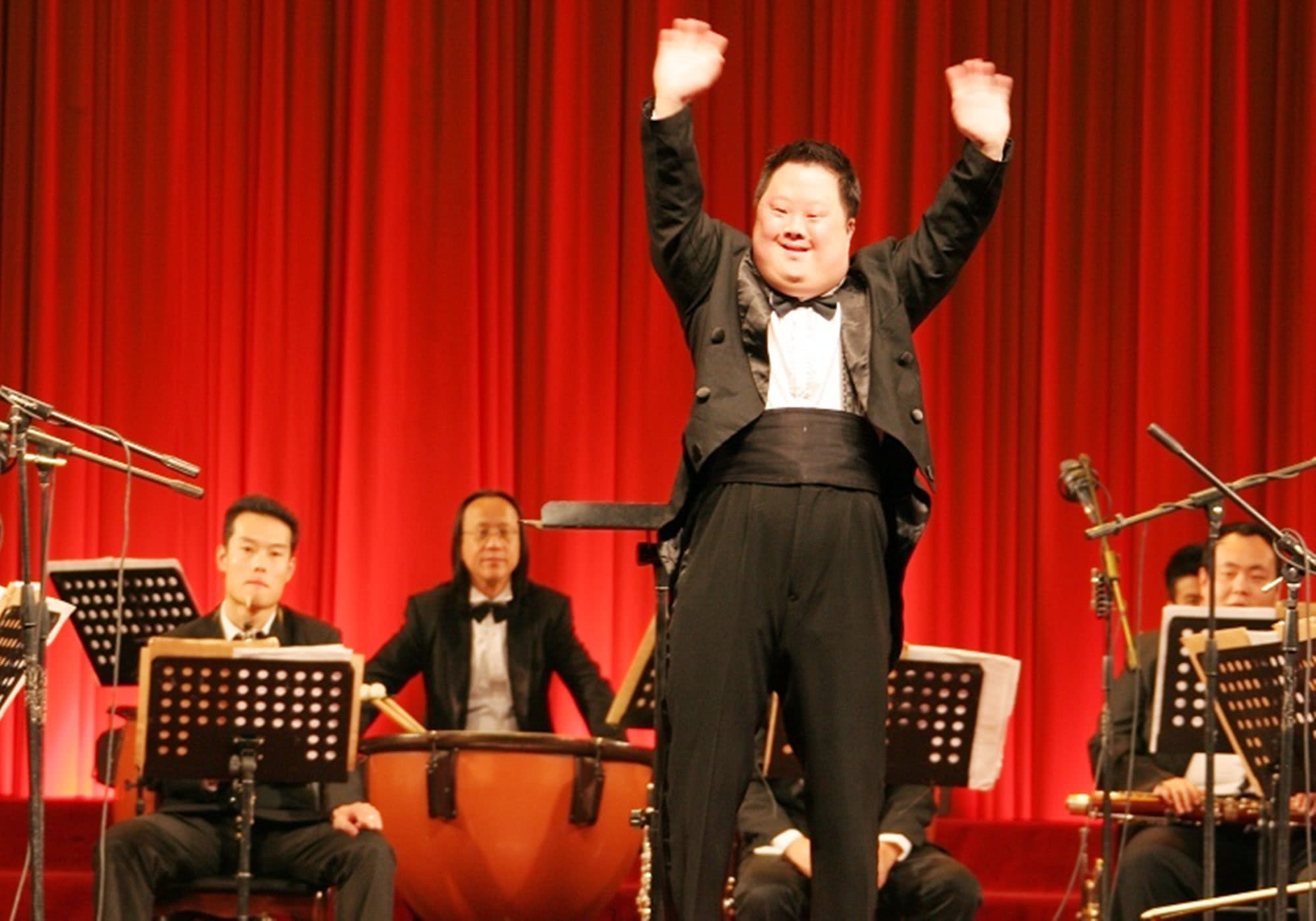 “天才指挥家”胡一舟：身患唐氏综合征，19岁凭音乐天赋一举成名
