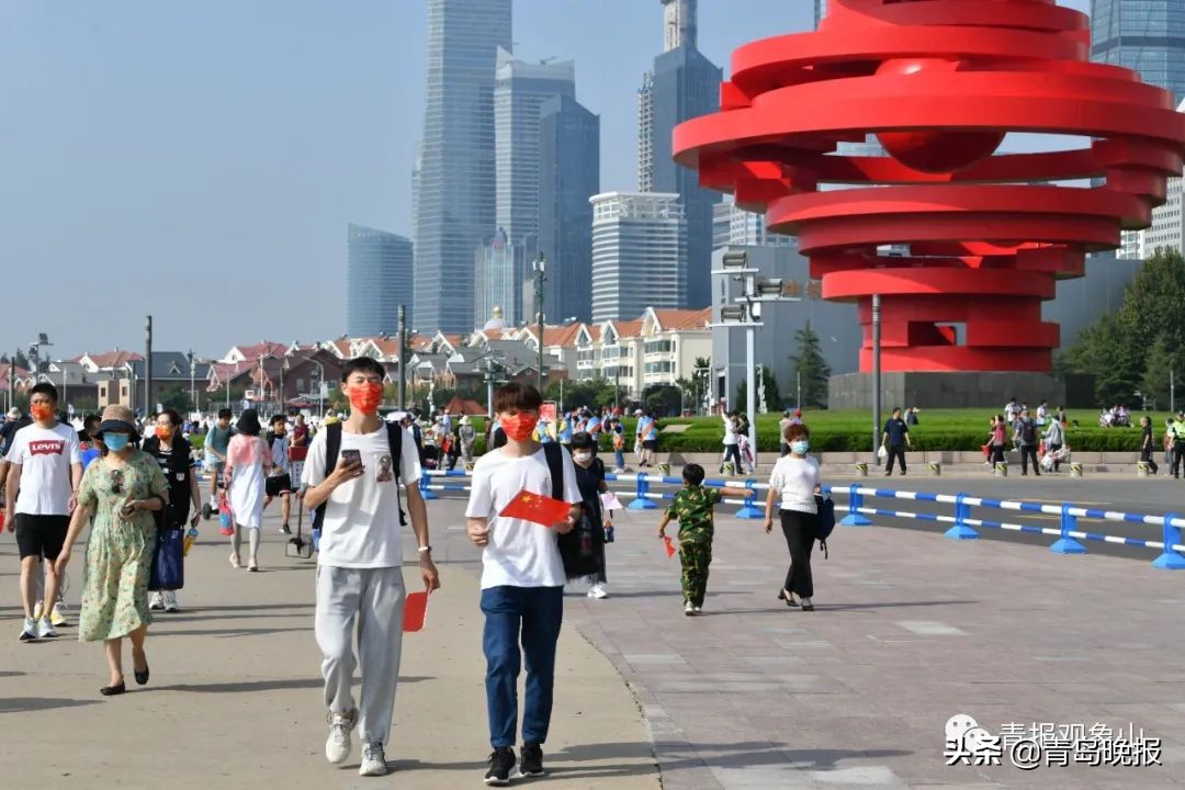 穿过人山人海，只为遇见你！青岛这些“爆款”景点喊你来打卡