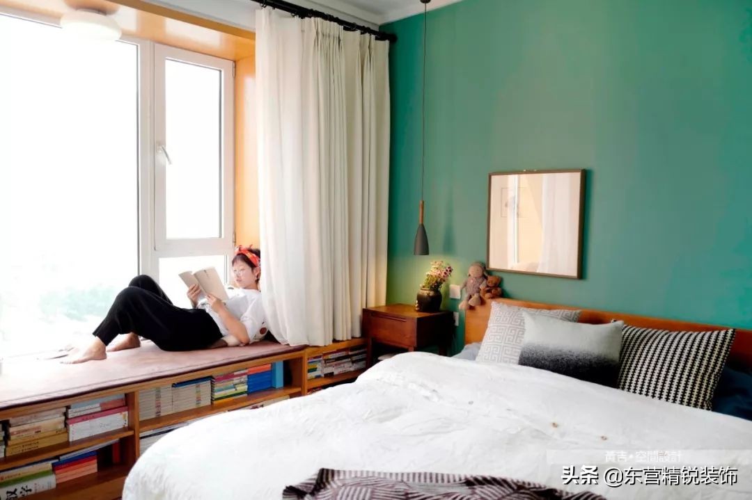 31款墨绿色背景墙装修效果图，不同区域墨绿色墙面效果