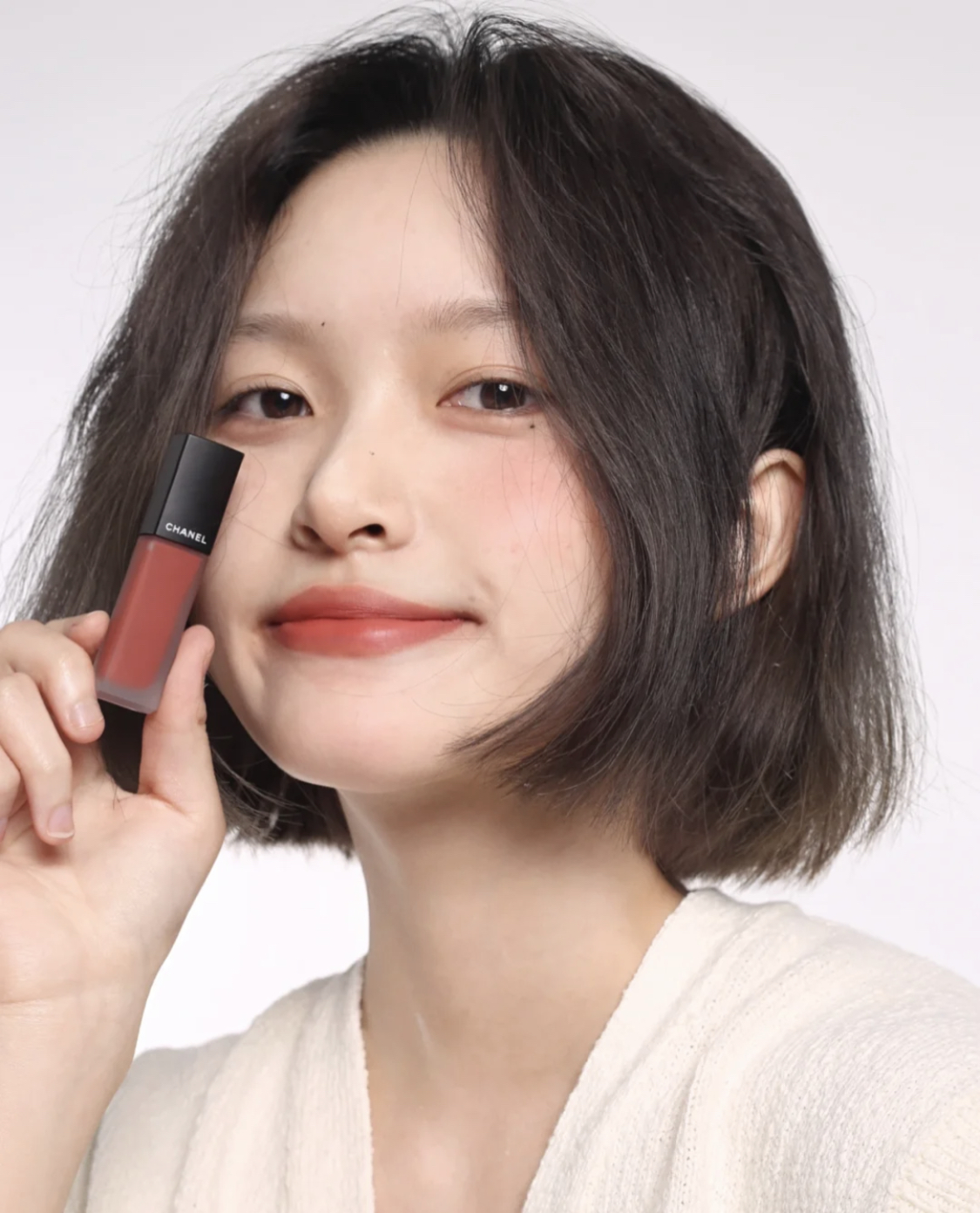 5支合适30岁女人的口红,颜色低调又耐看,素颜涂也显白