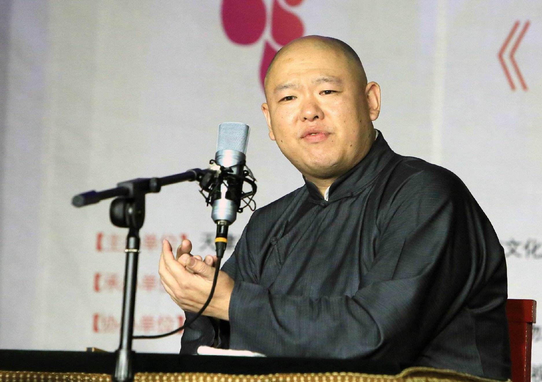 八卦宗师(八卦宗师董海川,与杨露禅竞争晚清第一高手,故事被编成评书