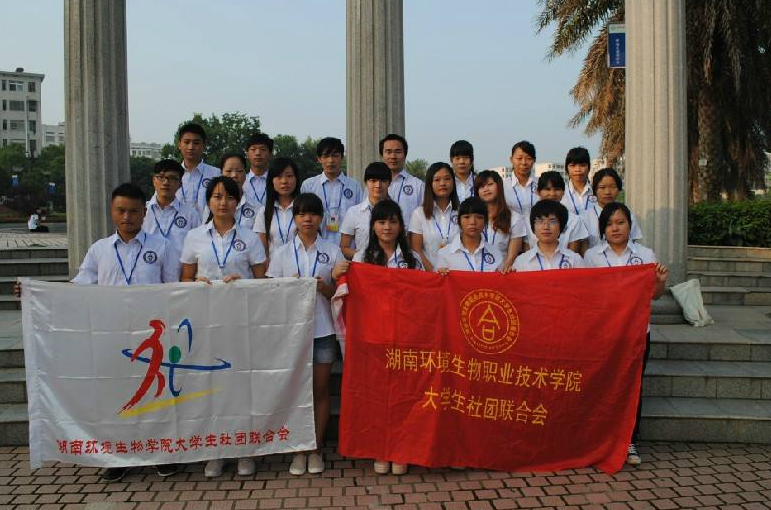 “上大学就轻松了！”大学和高中的区别有多大？学姐：哭都没权利