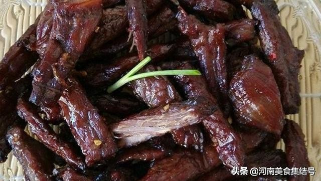 晒干兔子肉怎么做好吃（教你做香味浓郁的五香风干兔肉）