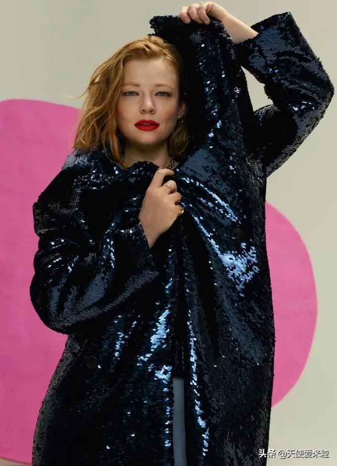 《继承之战》第三季终于来了！长女在戏外悄悄结婚，装饰了《Vogue》的封面。