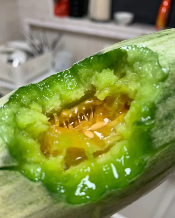 7月又到了吃羊角蜜的季节,咬一口蜜汁流浆,皮脆肉厚汁多还不贵