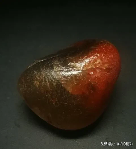 大千世界， 无奇不有， 各种各样千奇百怪的石头， 让你惊叹不已