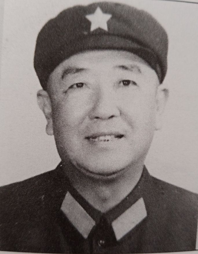 防空军系统55年授大校64年晋升少将的级别、薪金与勋章