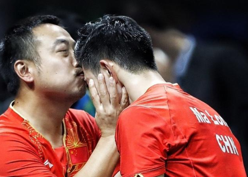 张继科什么时候被国家队开除(张继科:16岁被国家队开除,24岁实现大