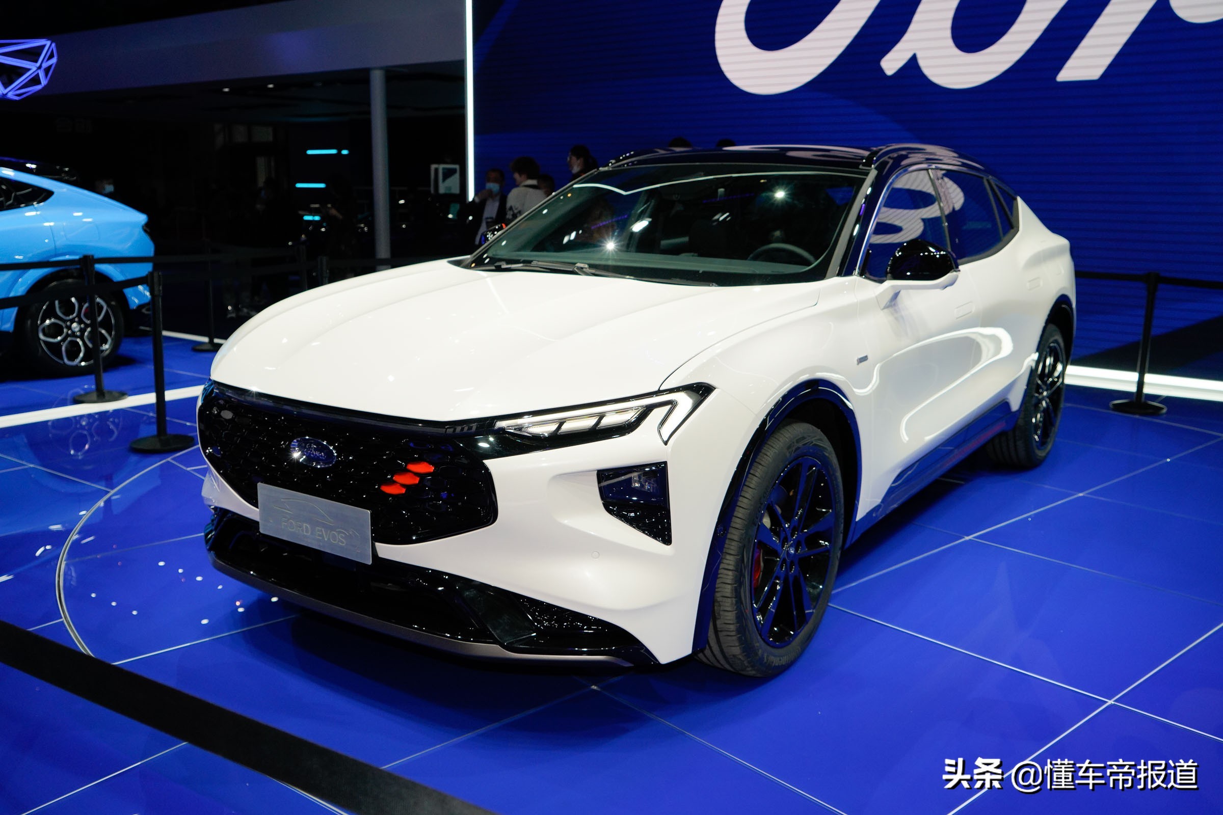 新车 </p><p>　　 会开辟新蓝海？长安福特EVOS亮相天津车展，预售22.78万元起