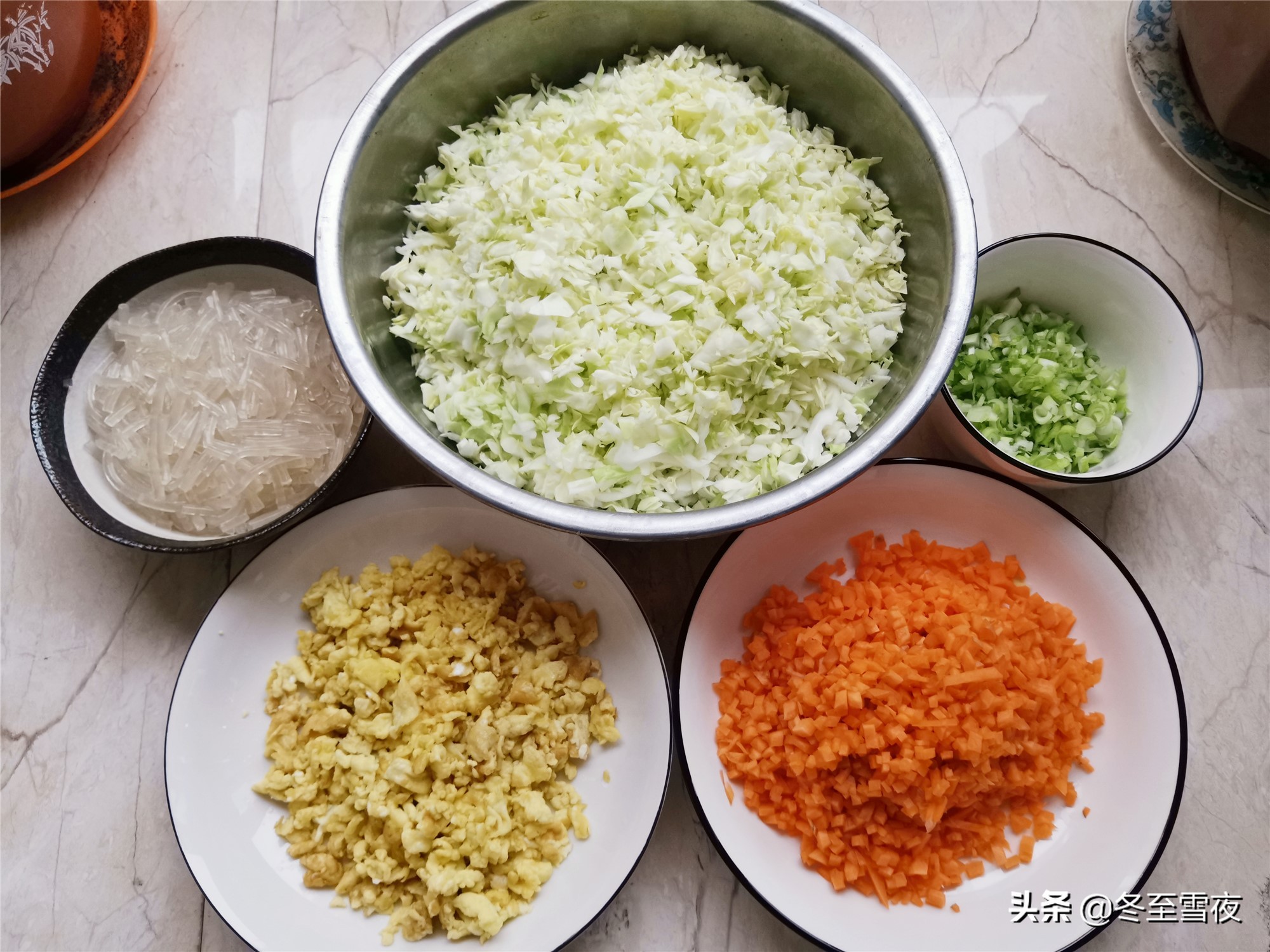 卷心菜包子馅怎么做好吃（包菜和这三个食材做包子贼好吃）