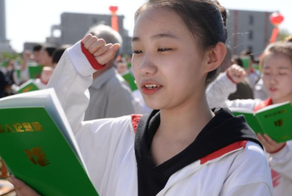 中考只有300多分，不想去职高怎么办，聪明的家长会用这个办法