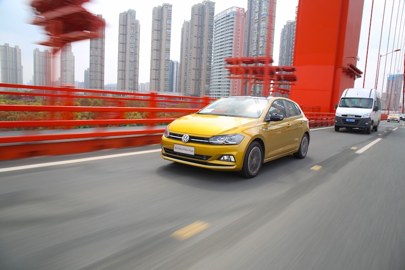 大众Polo Plus：卖9.99-11.29万，干飞度？
