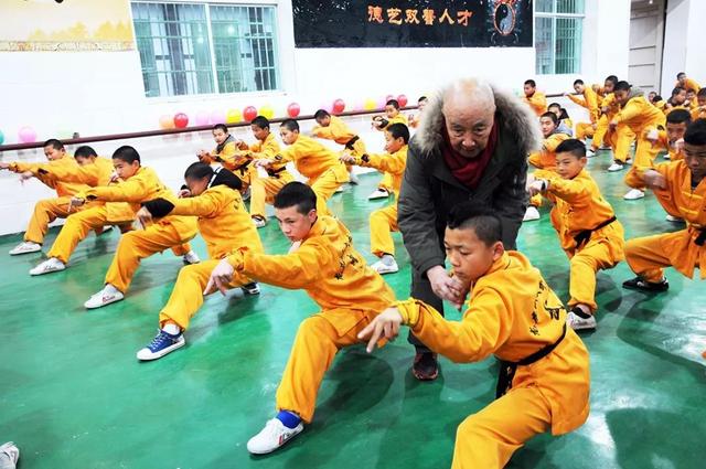 从龙虎山文武学校毕业后，可以正常考大学吗？学生发展前景如何？