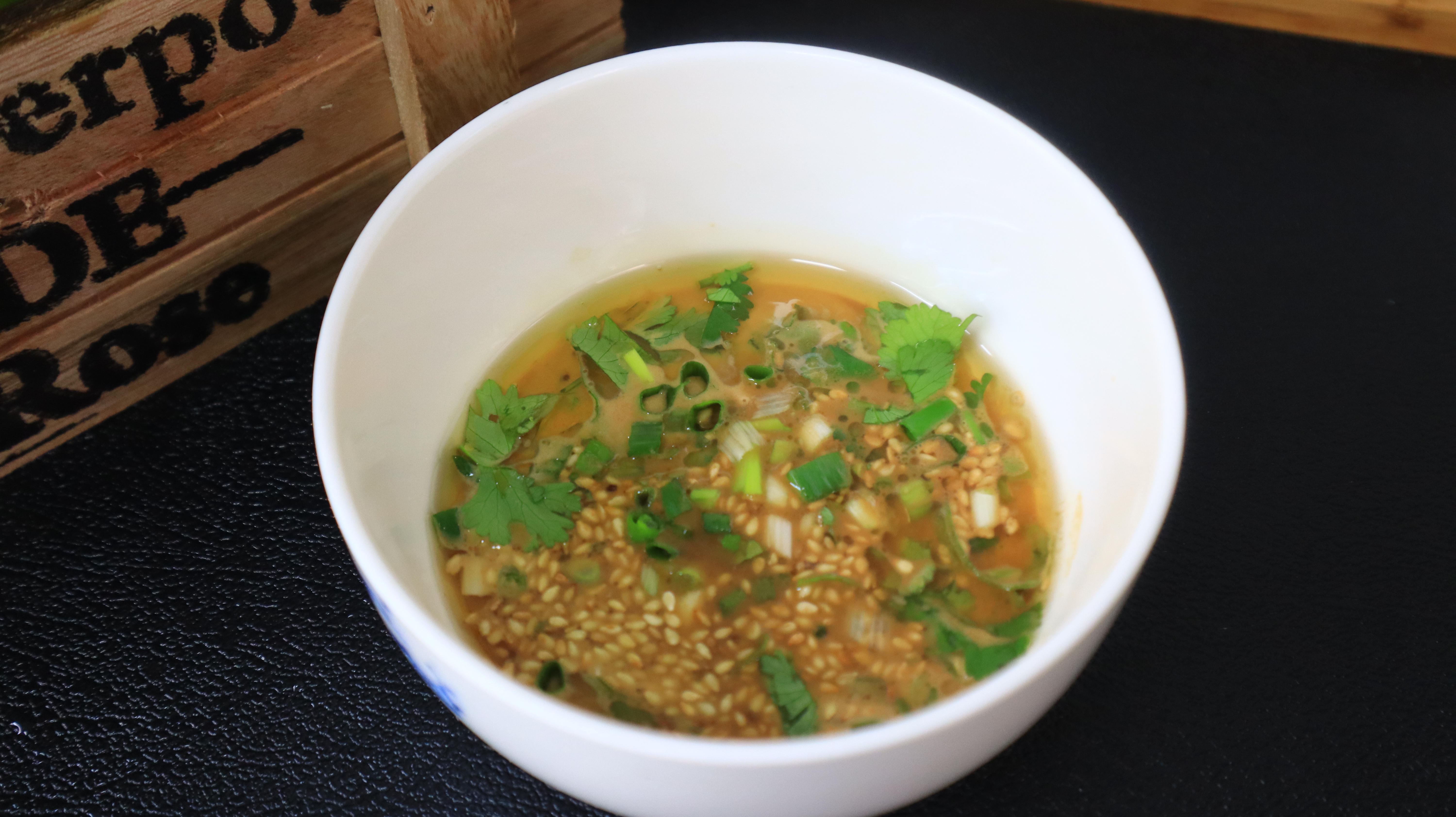 家庭常用的6种汤底做法，煮面、煮馄饨特香，学会后一周不重样