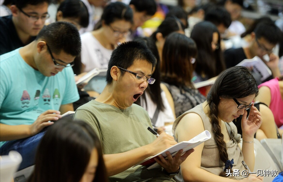 “公办大学”VS“民办大学”，毕业后才明白差别，希望你别选错