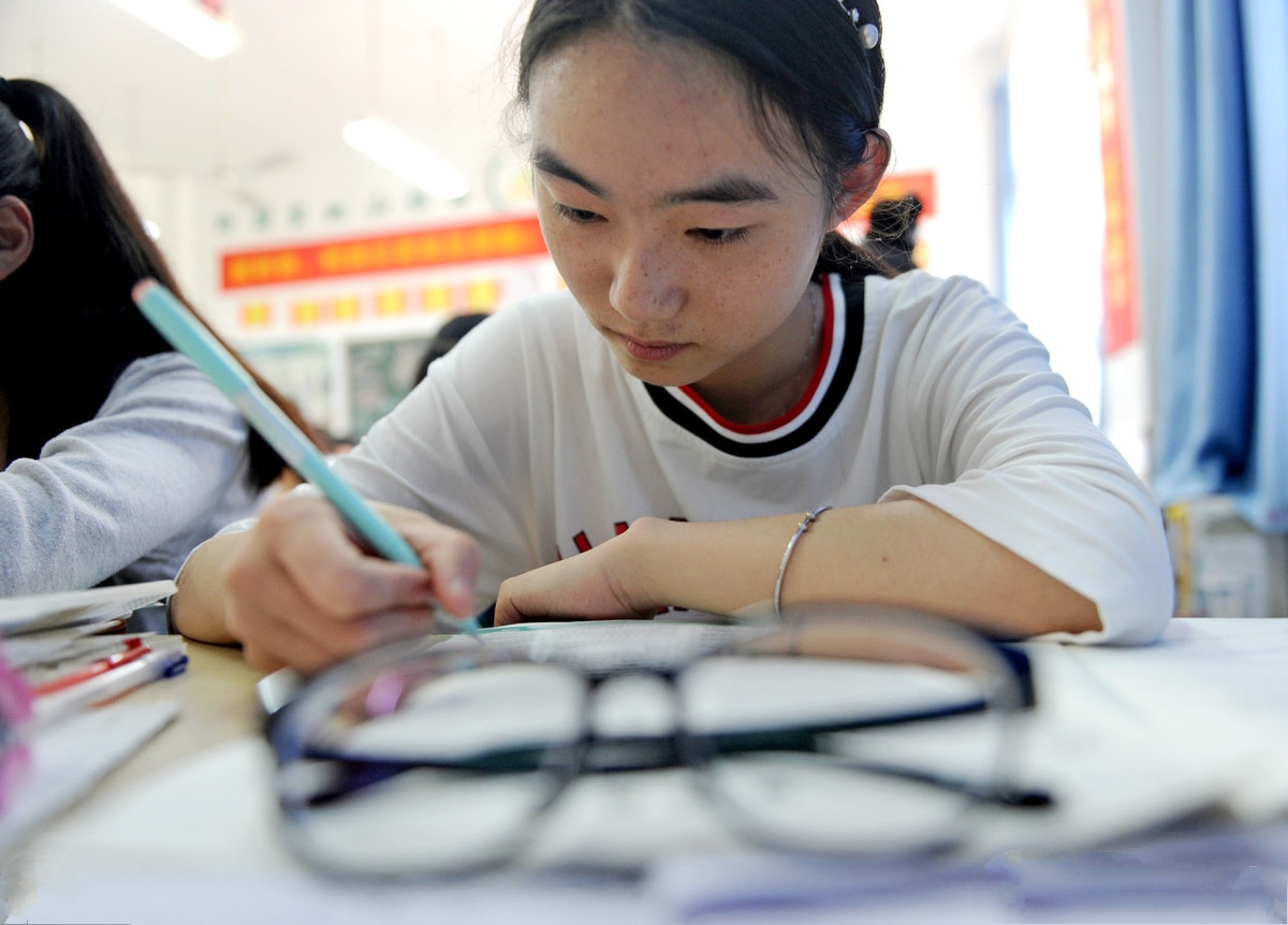 湖北省的“明星”高中，33人被清北录取，近千人考上211高校