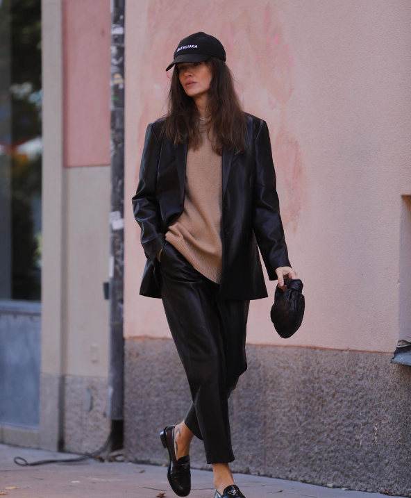 瑞典博主Caroline Blomst简洁干练的秋冬穿搭 黑白配出街系列
