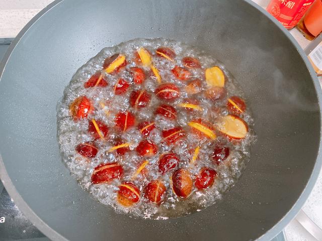 才知道，原来这才是水煮板栗的正确做法！比糖炒栗子还香，收藏了