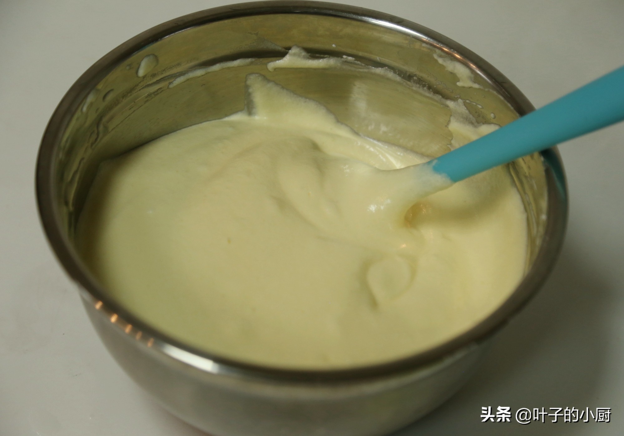 烤箱做蛋糕,烤箱做蛋糕的制作方法和步驟