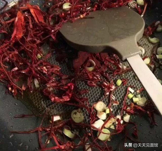 香辣肉丝的做法（厨师长教你怎么做香辣肉丝方法）