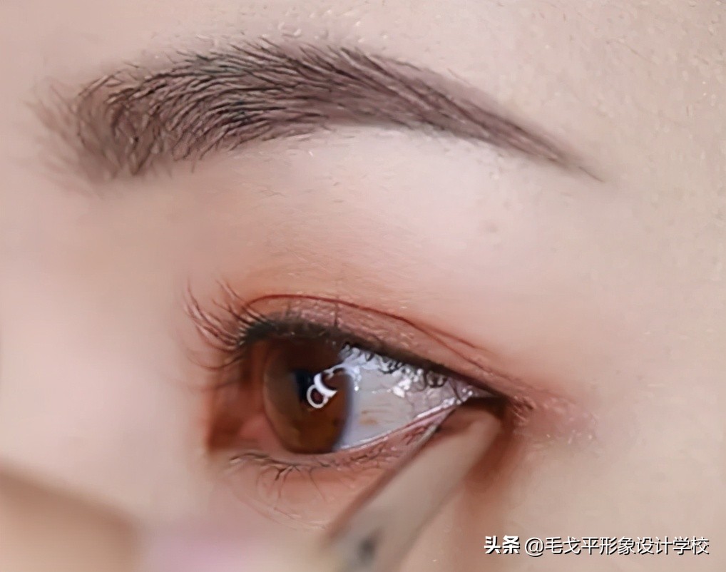 超实用 | 眼妆怎么画，干净自然不显脏？