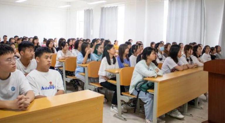 为什么同一所大学里，既有一本又有二本，两个批次之间差别在哪？