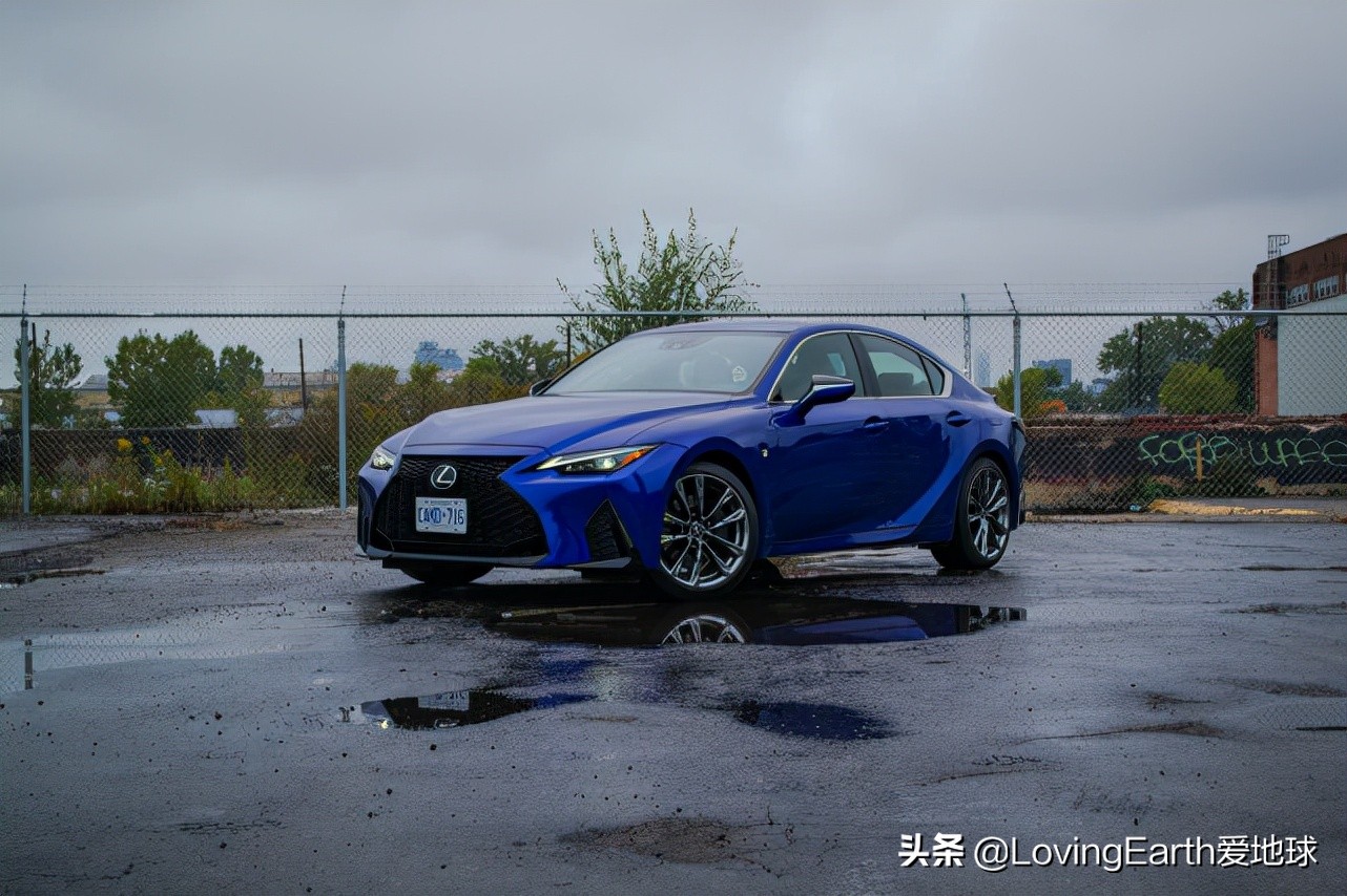 2021年雷克萨斯is 300评测:短小的运动型轿车