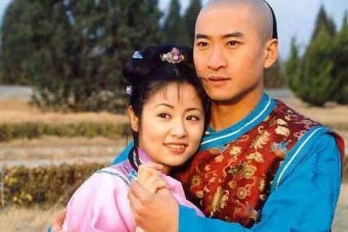 《还珠格格》开播23年：主演险全军覆没，杀妻、出轨、撞人太唏嘘