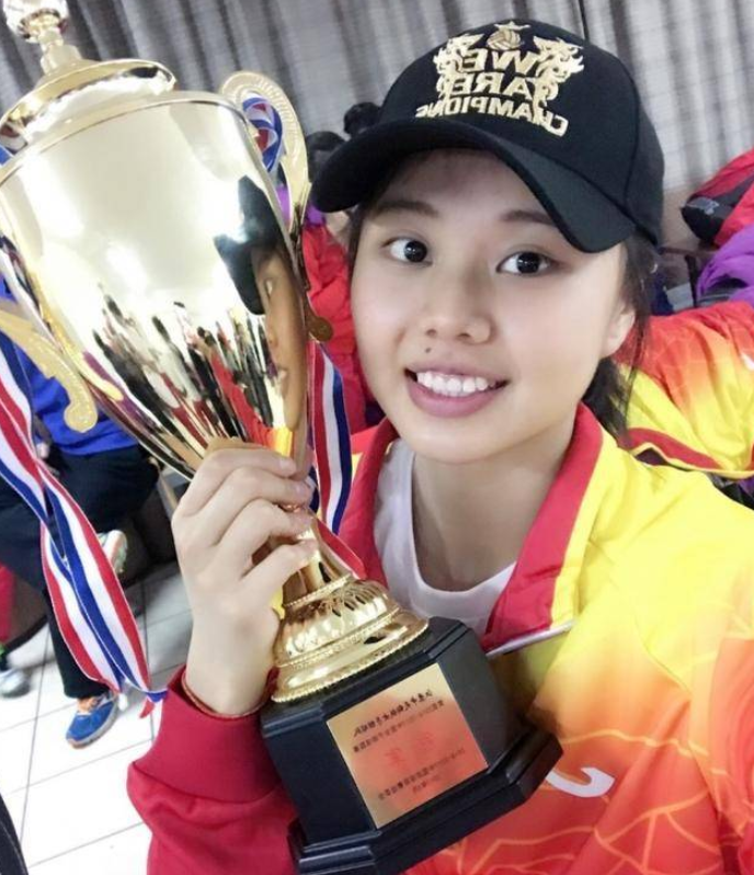 龚翔宇球场位置(出生体育世家的龚翔宇,186cm长着一副明星脸,是女排的