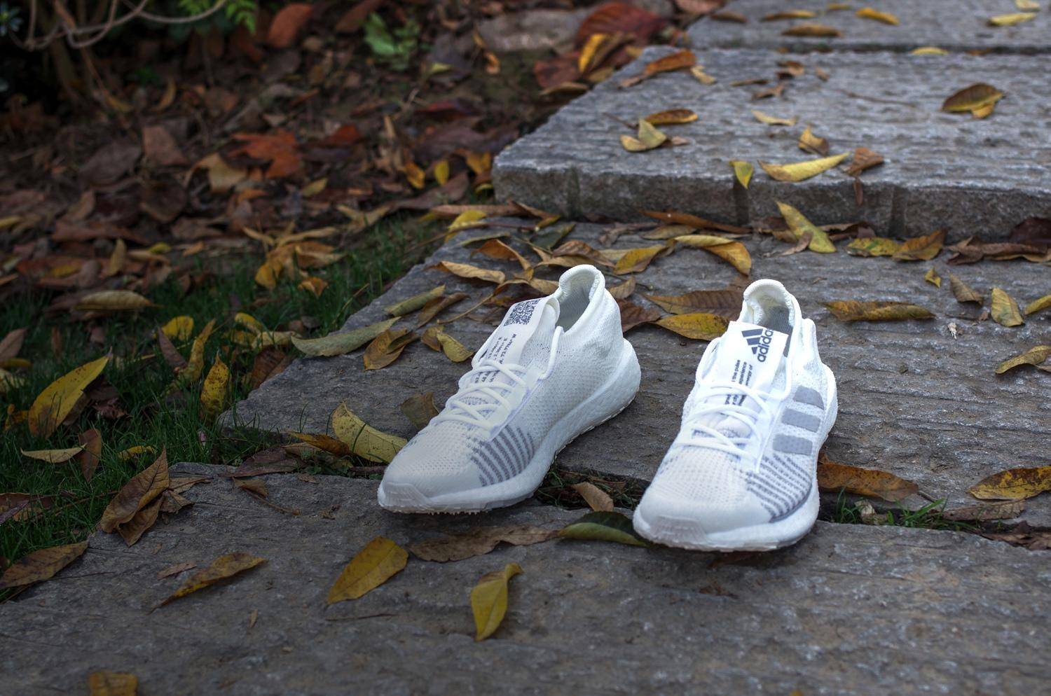 boost有什么區別（adidas PulseBOOST HD與三款跑鞋對比：升級版BOOST有什么不同？）
