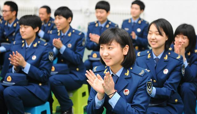 大学生当二年兵非常“值”，如果不明白，这些内容足以证明