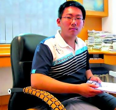 河南高考理科状元姚宏翔，曾当过12年班长，半夜开导同学