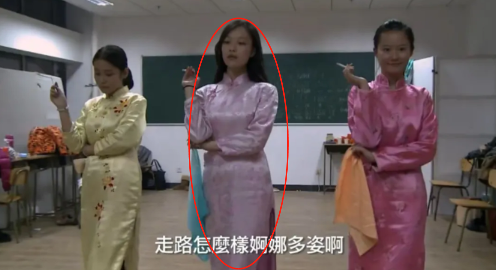 “谋女郎”倪妮的娱圈黑红史，以及当年的“四重门”风波