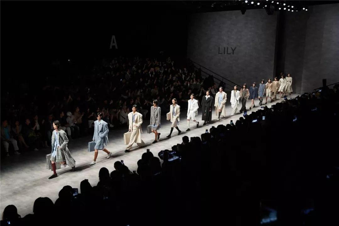 俄罗斯的好白呦lily(俄罗斯白汞图片)-我的快乐小窝