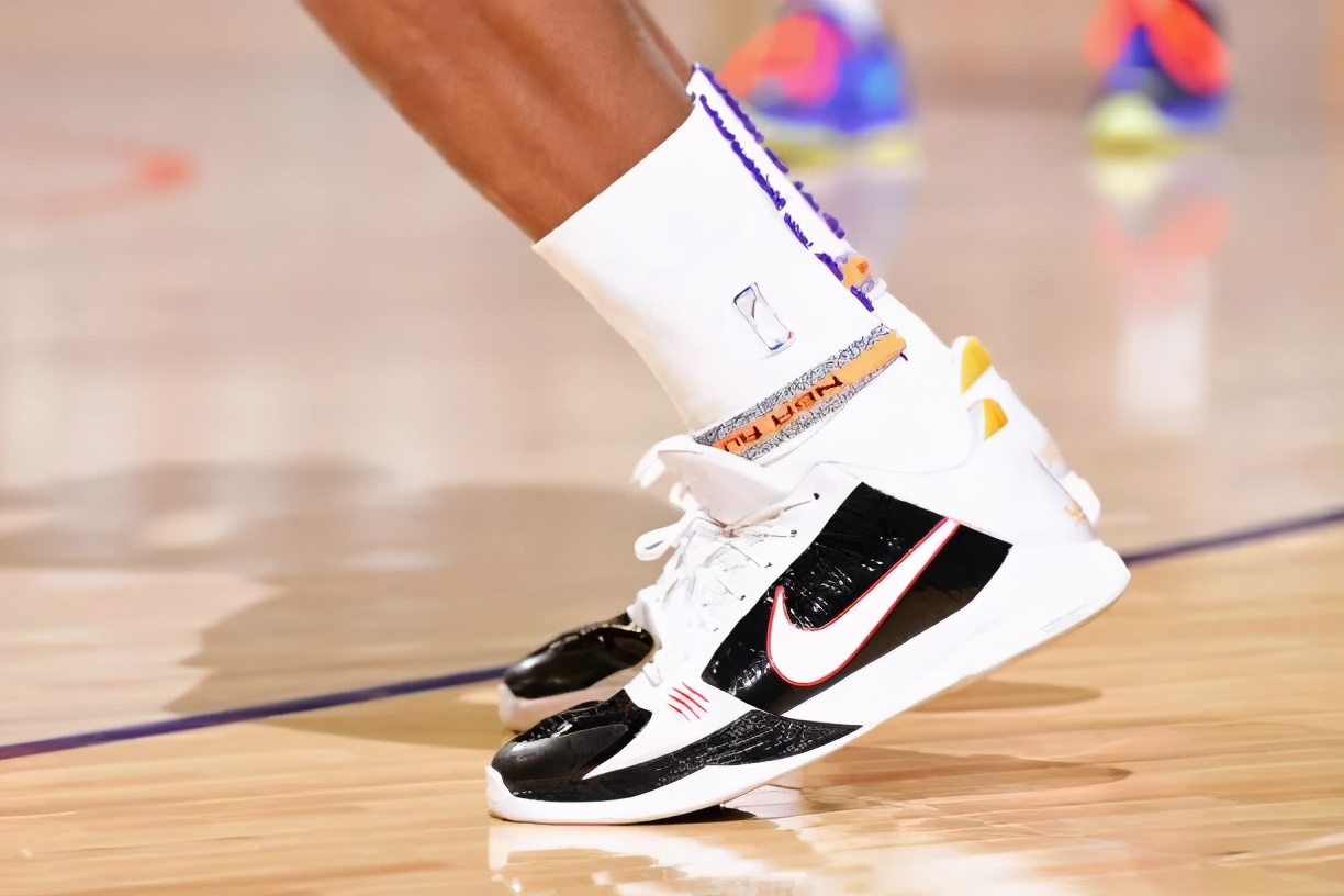 李宁有哪些nba代言人球鞋(nba球员上脚:拉塞尔2双李宁球鞋,海沃德2代