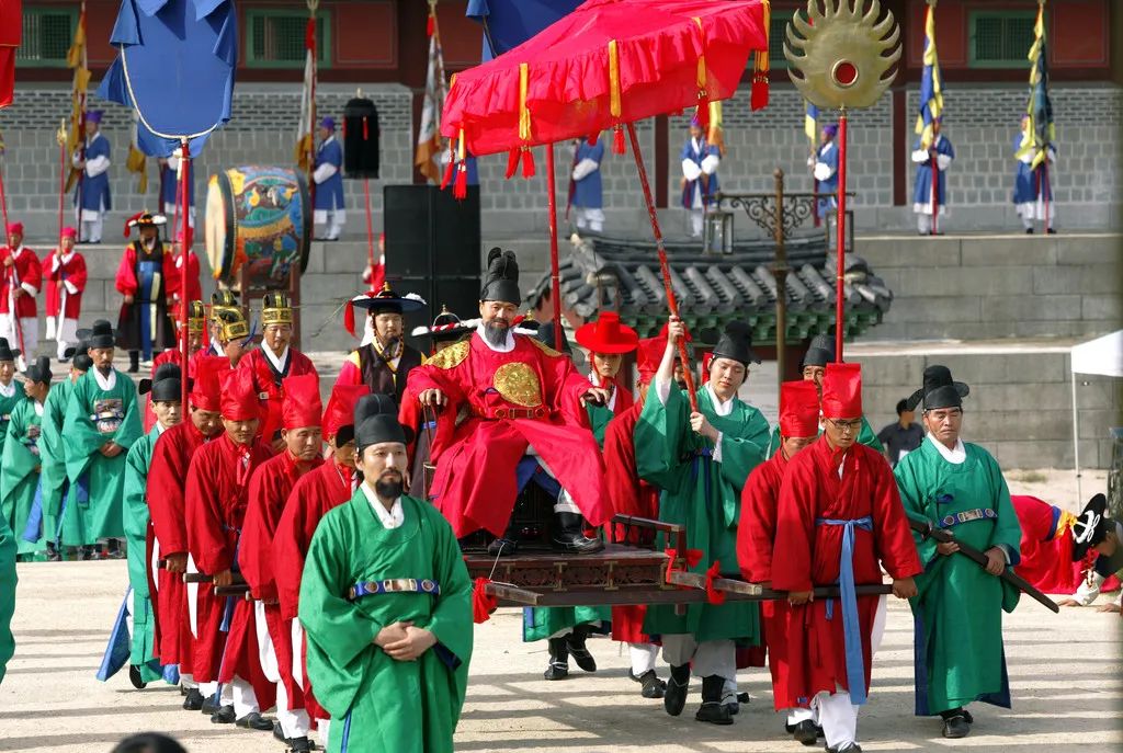 日韩世界杯韩国为什么排第四名(韩剧有中国元素，20万人竟向总统府请愿：韩国人为何自大又敏感？)