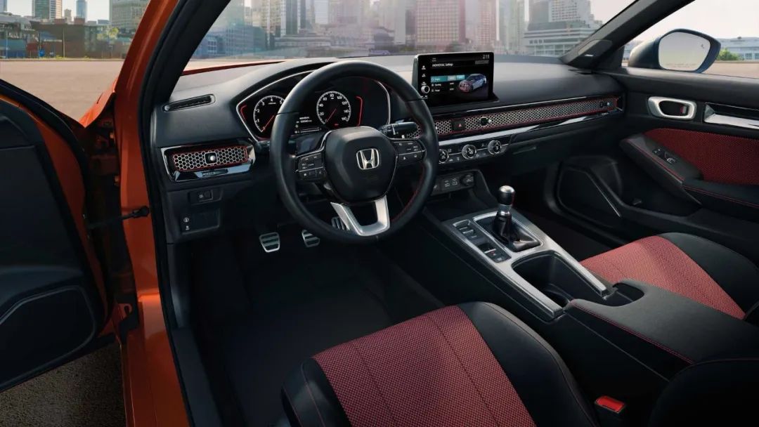 全新宝马M135i xDrive官图发布；大众T-ROC探歌新车型上市