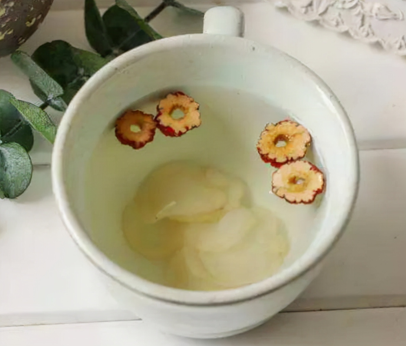 西洋参女人泡水的好处西洋参一次吃多少，西洋参女人泡水的好处能减肥吗