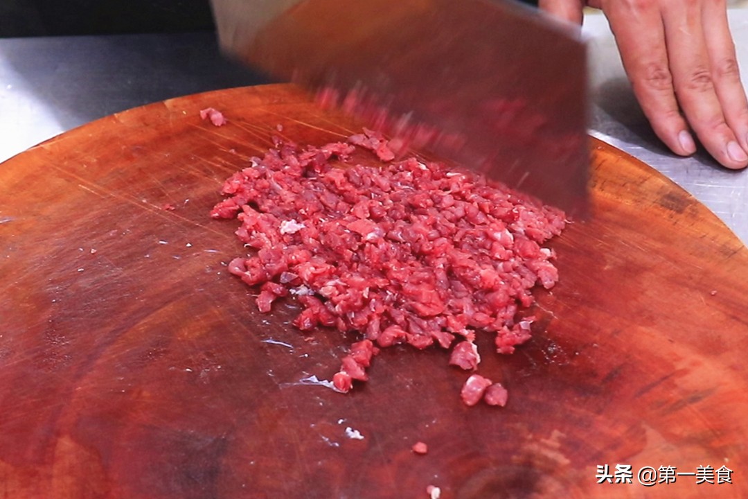 麻婆豆腐的简单做法(麻婆豆腐家常做法，好吃嫩滑不破碎，简单易操作，一顿多吃两大碗)