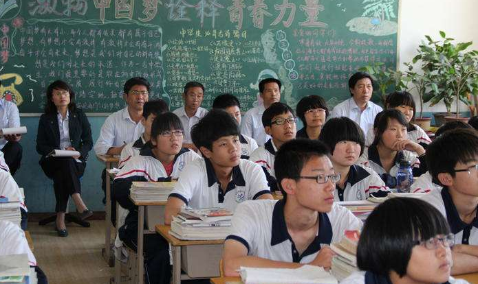 一省录取分数线“断崖式”下降，415分能报考一本，直接降低40分