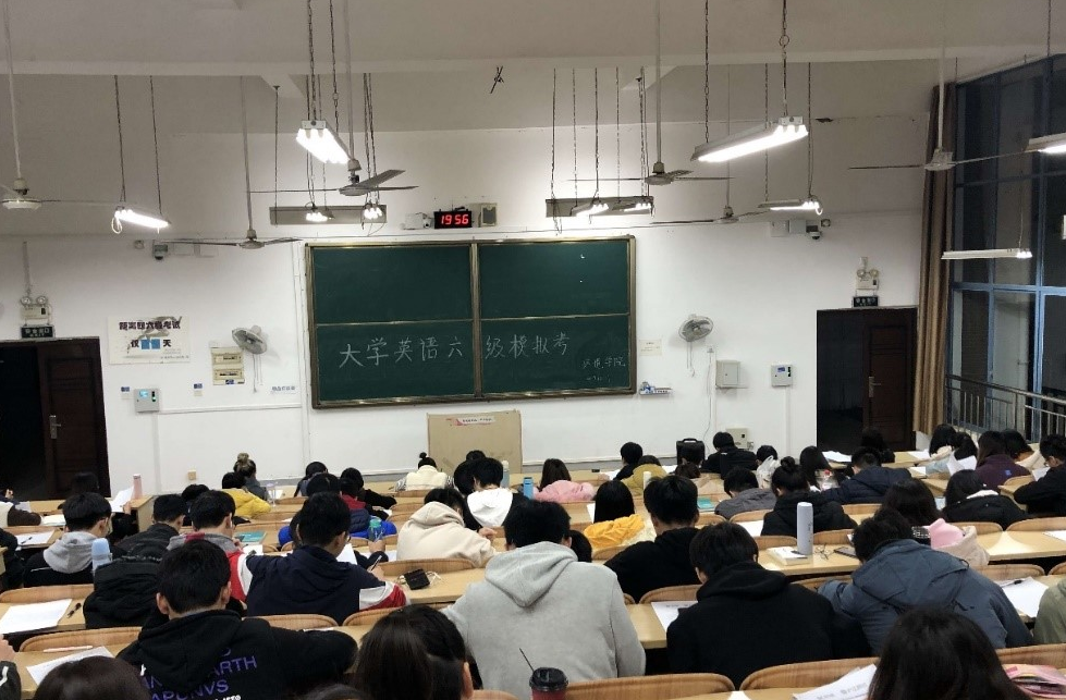 大学英语四六级成绩刚过及格线，还有必要刷分吗？学姐给出答案