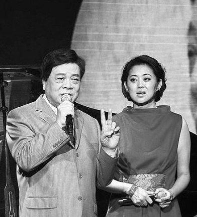 赵忠祥被指录淫秽语音，与饶颖纠缠十年。